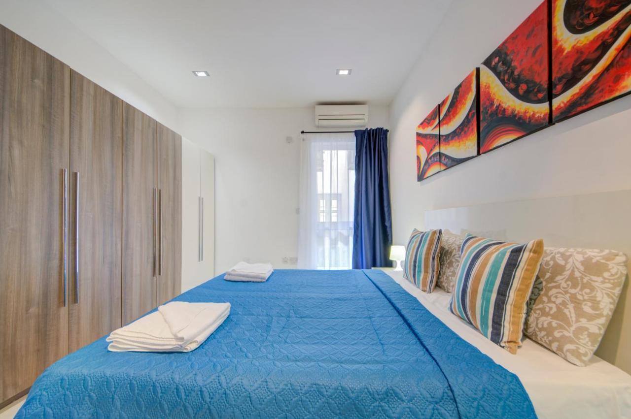 St Julians 2 Bedroom Apartment With Commanding Seaviews By Shortletsmalta St. Julian's Zewnętrze zdjęcie